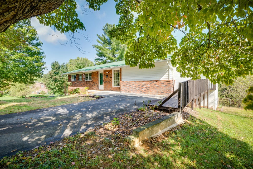 Photo #3: 220 Frisco Avenue