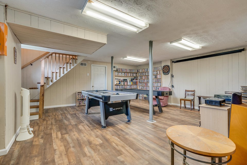 Photo #18: 909 Quillen Street