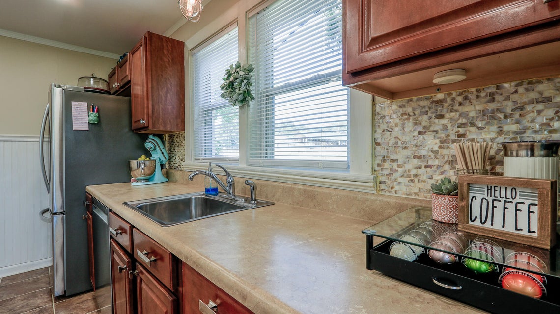 Photo #18: 218 Messick Avenue
