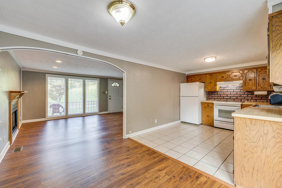 Photo #11: 728 Chadwell Road