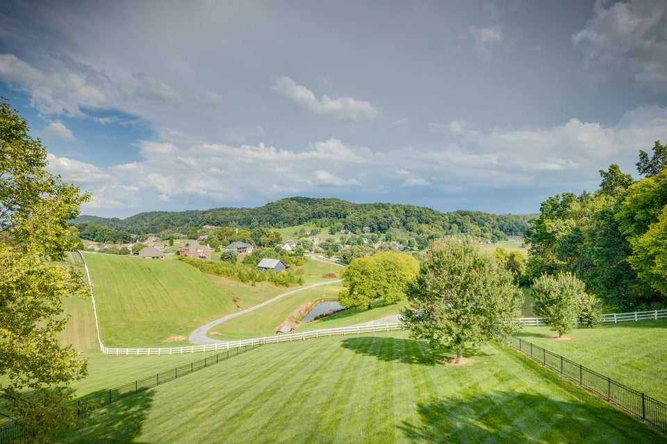 Photo #68: 301 Sunset Ridge Court