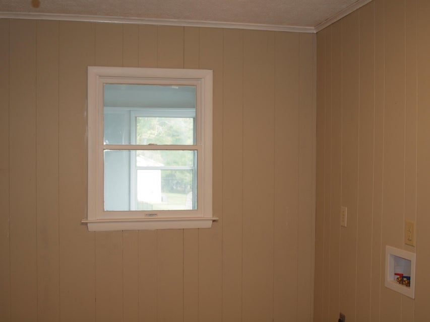 Photo #4: 624 Colonial Road Road