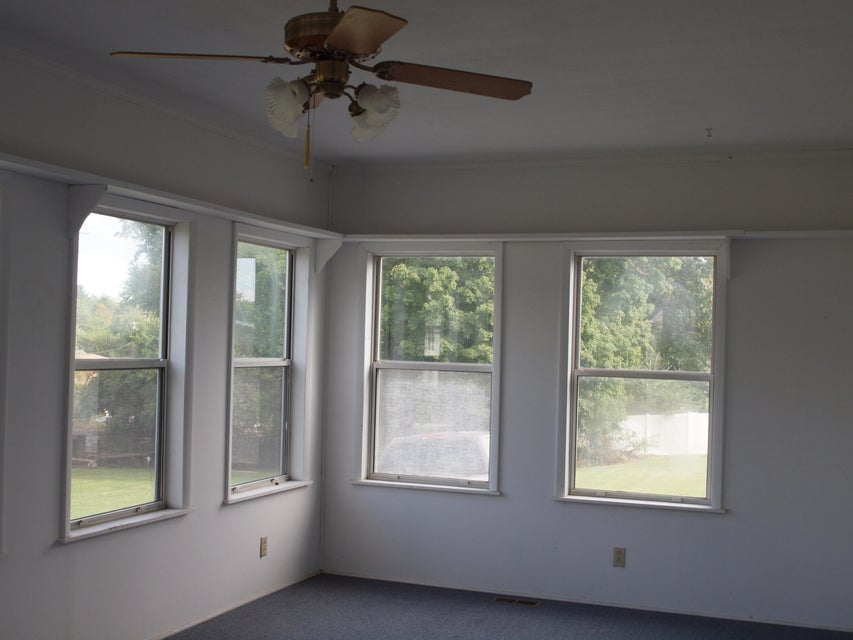 Photo #7: 624 Colonial Road Road