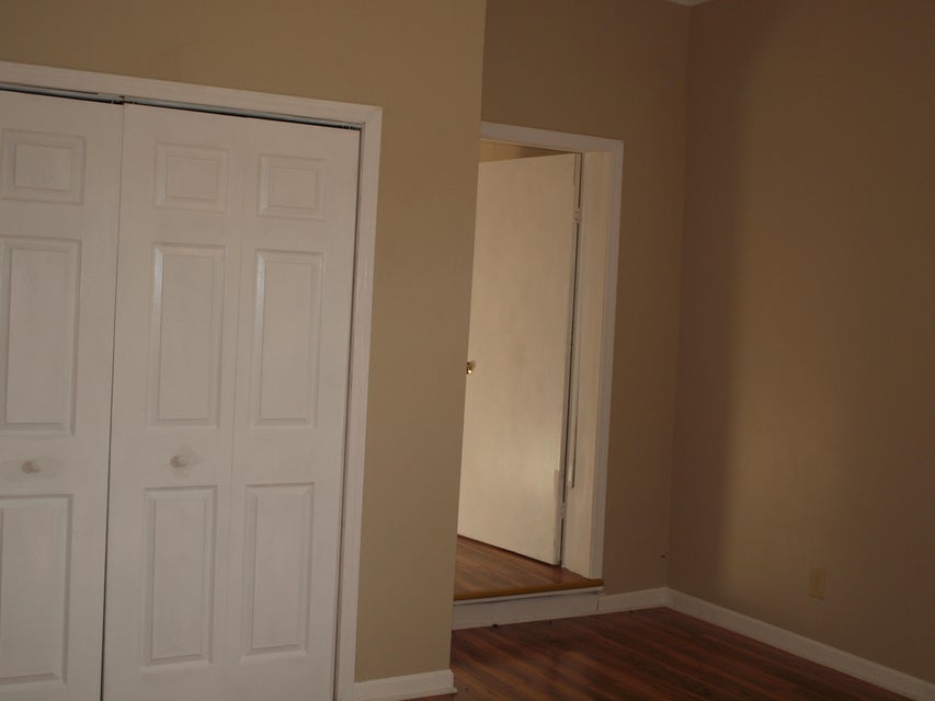 Photo #10: 624 Colonial Road Road