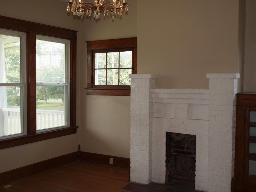 Photo #15: 624 Colonial Road Road
