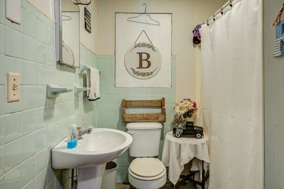Photo #14: 733 Maple Avenue