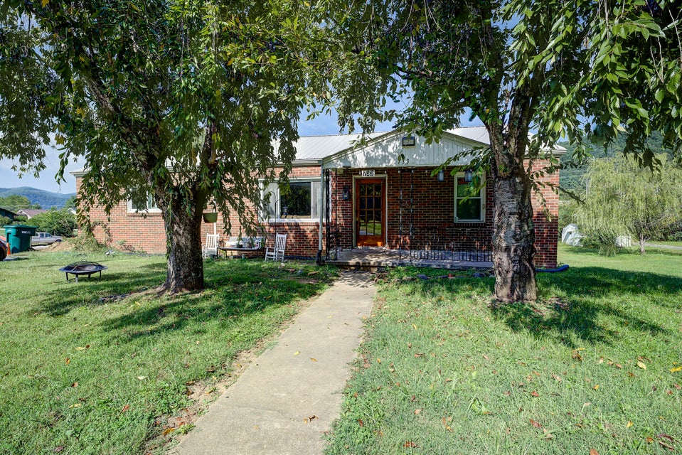 Photo #24: 733 Maple Avenue