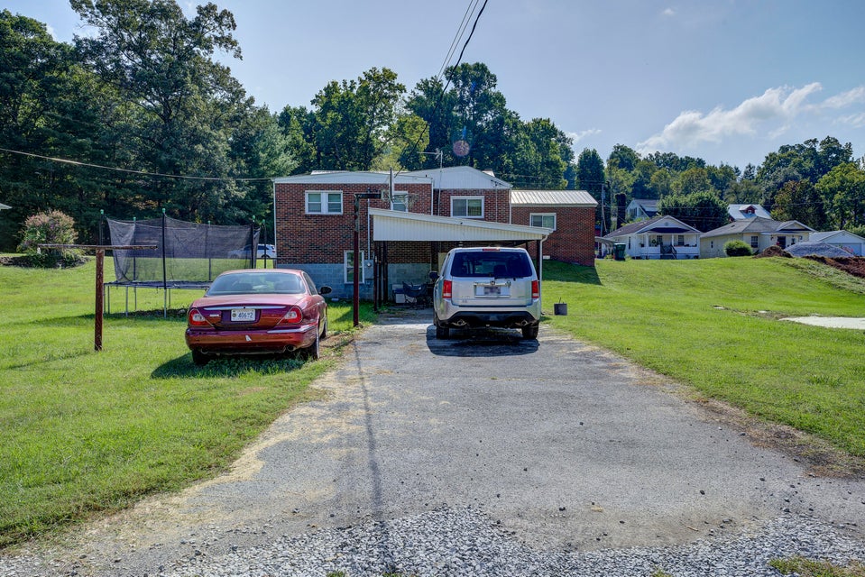 Photo #29: 733 Maple Avenue