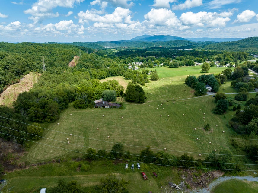 Photo #13: 2782 Watauga Road