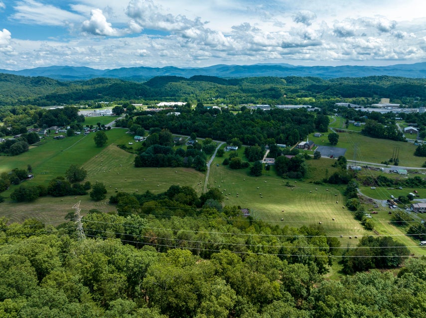Photo #16: 2782 Watauga Road