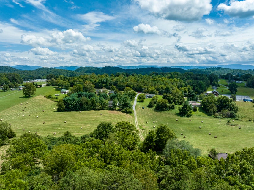Photo #33: 2782 Watauga Road