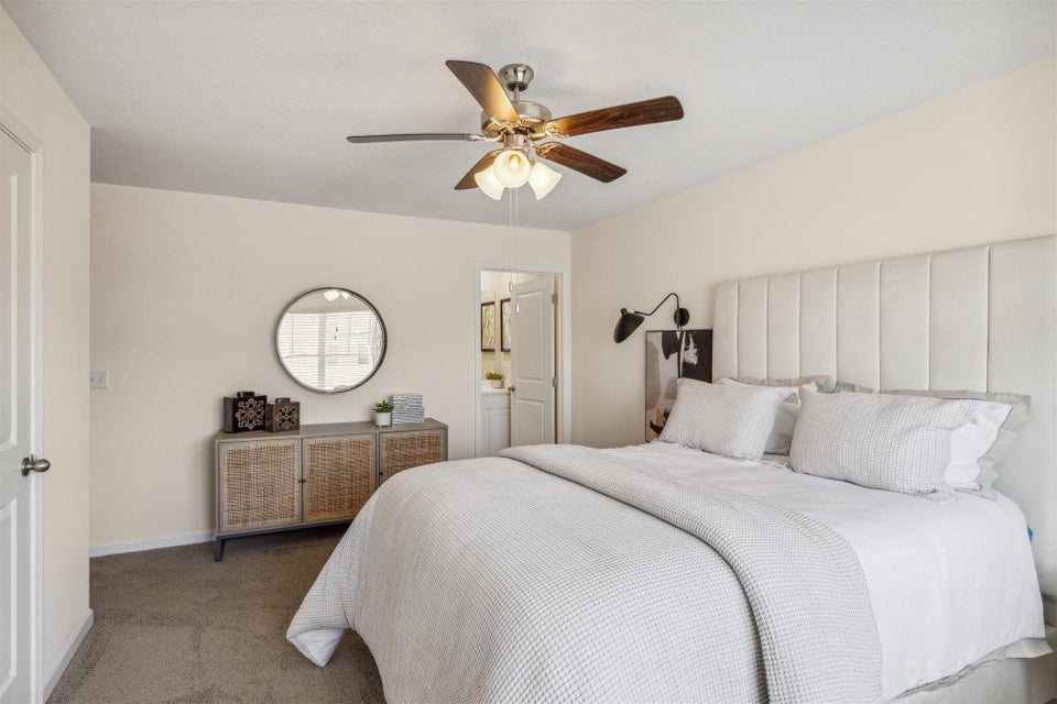Photo #13: 728 Theobald Way