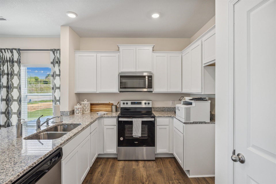 Photo #8: 720 Theobald Way