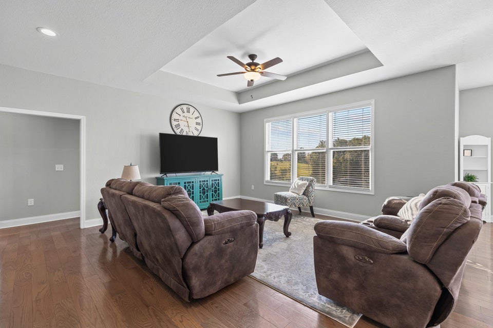 Photo #10: 7411 Lakeshore Drive