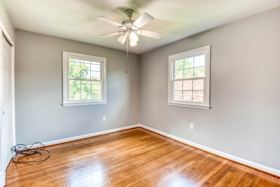 Photo #21: 15335 Skyland Avenue