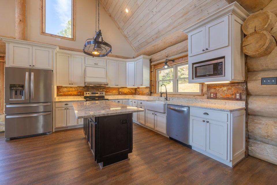 Photo #6: 4260 Bloomingdale Road