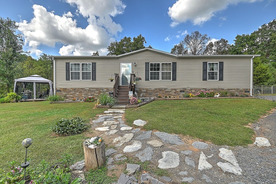 Photo #2: 142 Meadow Lark Lane