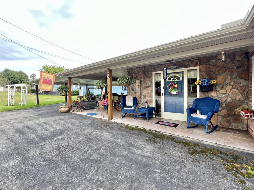 Photo #4: 205 Trent Street
