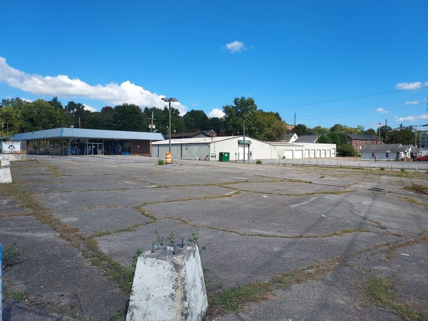Photo #6: 513 Lynn Garden Drive