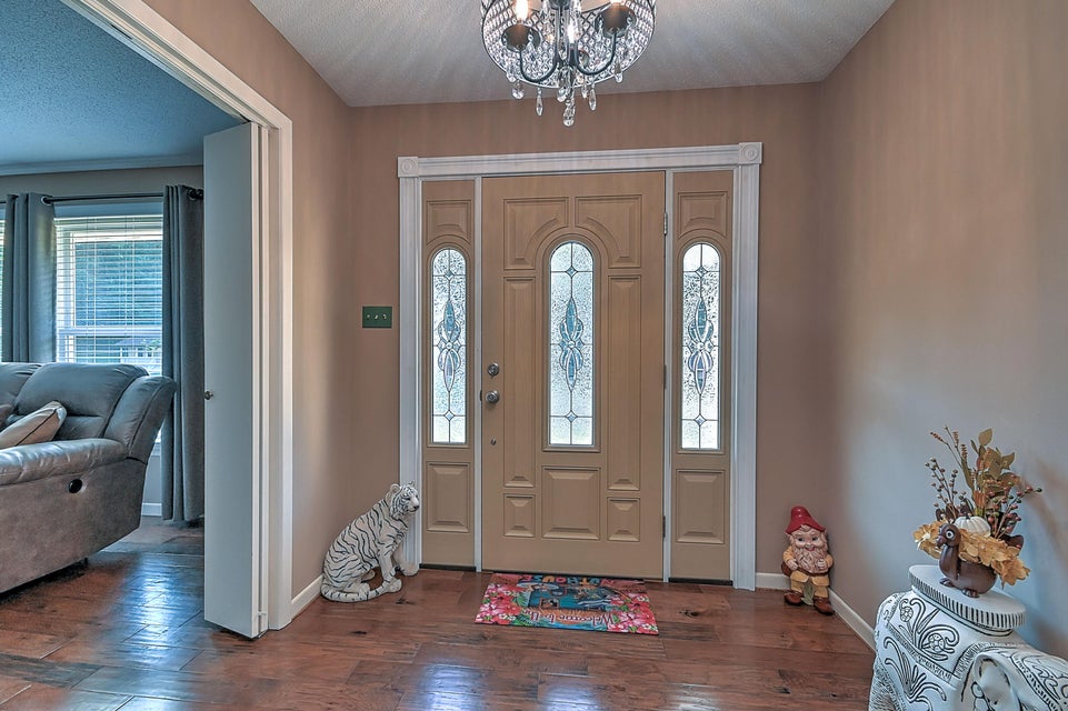 Photo #10: 300 Larkspur Drive