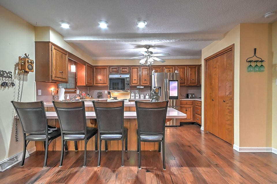 Photo #12: 300 Larkspur Drive