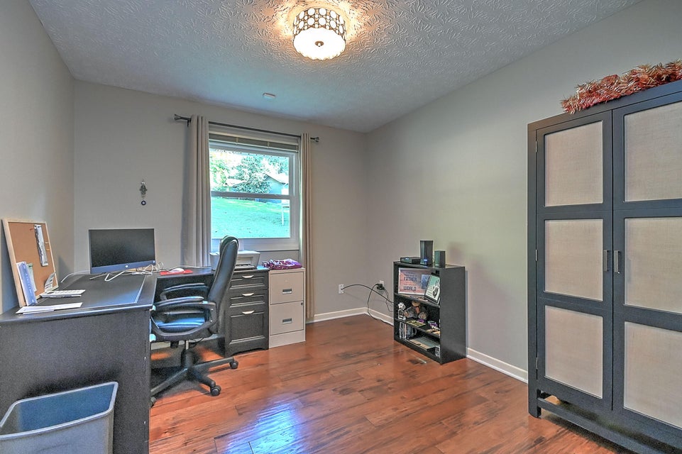 Photo #26: 300 Larkspur Drive