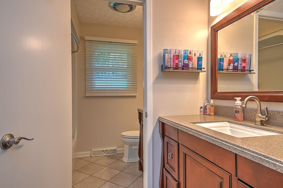 Photo #29: 300 Larkspur Drive