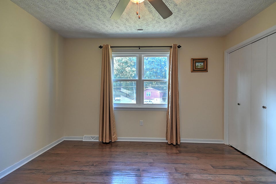 Photo #37: 300 Larkspur Drive