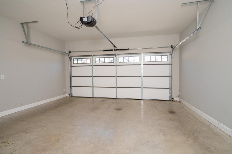 Photo #32: 871 Gardenia Drive