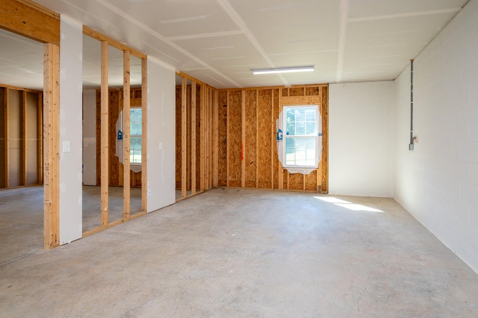 Photo #34: 871 Gardenia Drive
