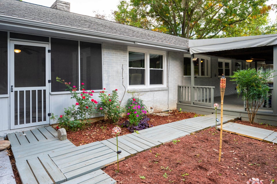 Photo #71: 808 Chippendale Road