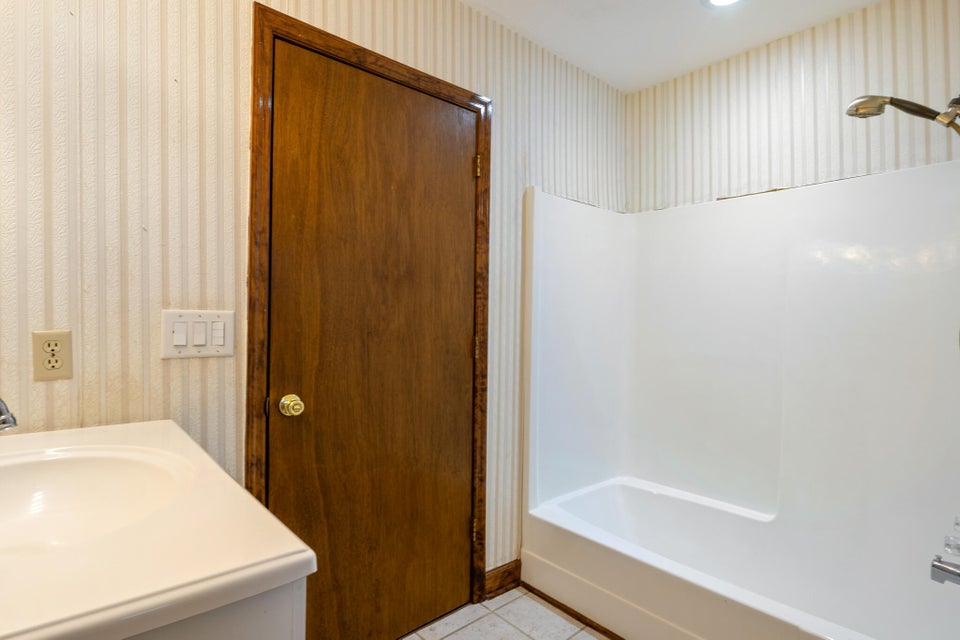 Photo #28: 646 Heritage Drive