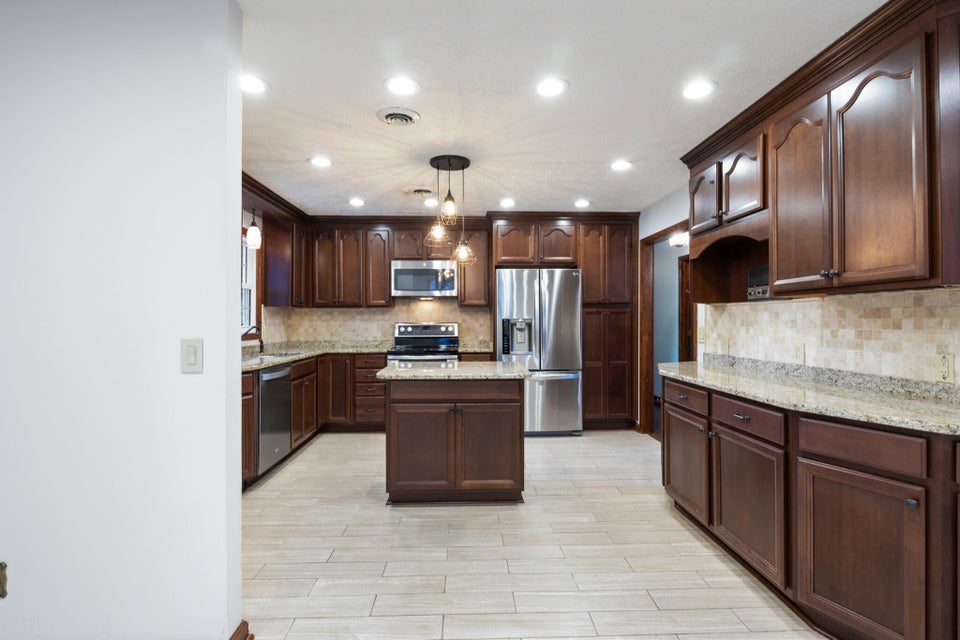 Photo #18: 646 Heritage Drive