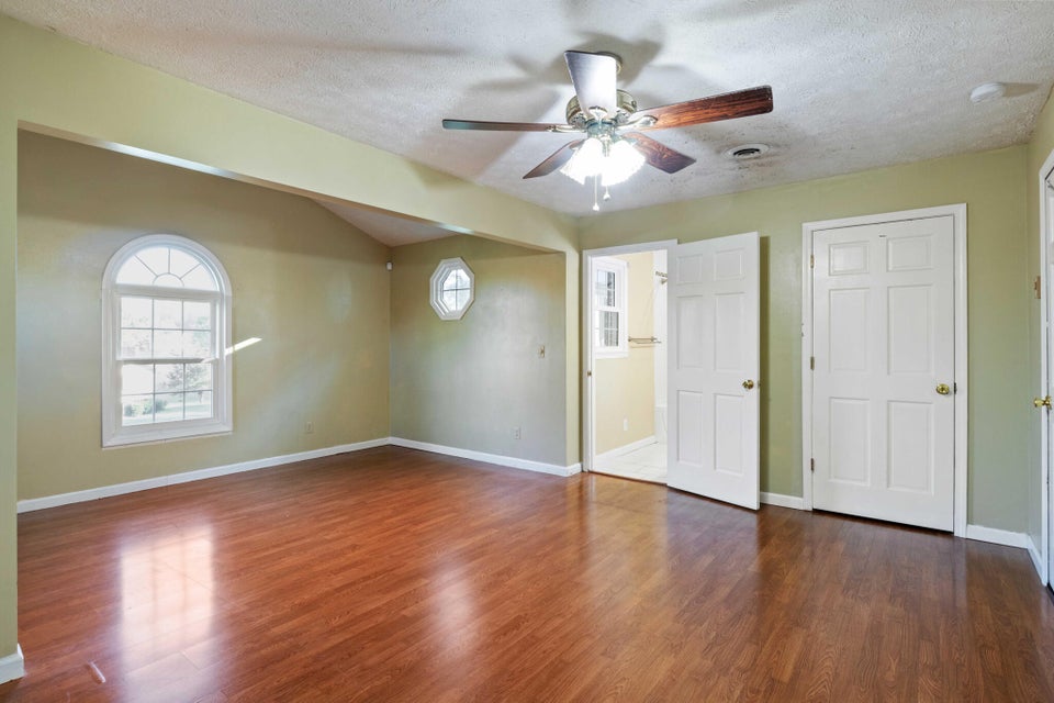 Photo #31: 646 Heritage Drive