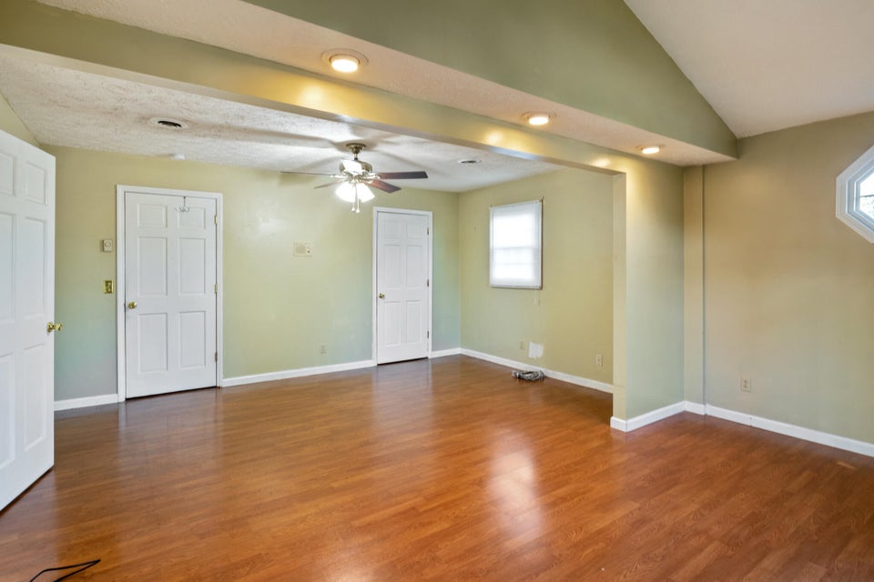Photo #33: 646 Heritage Drive