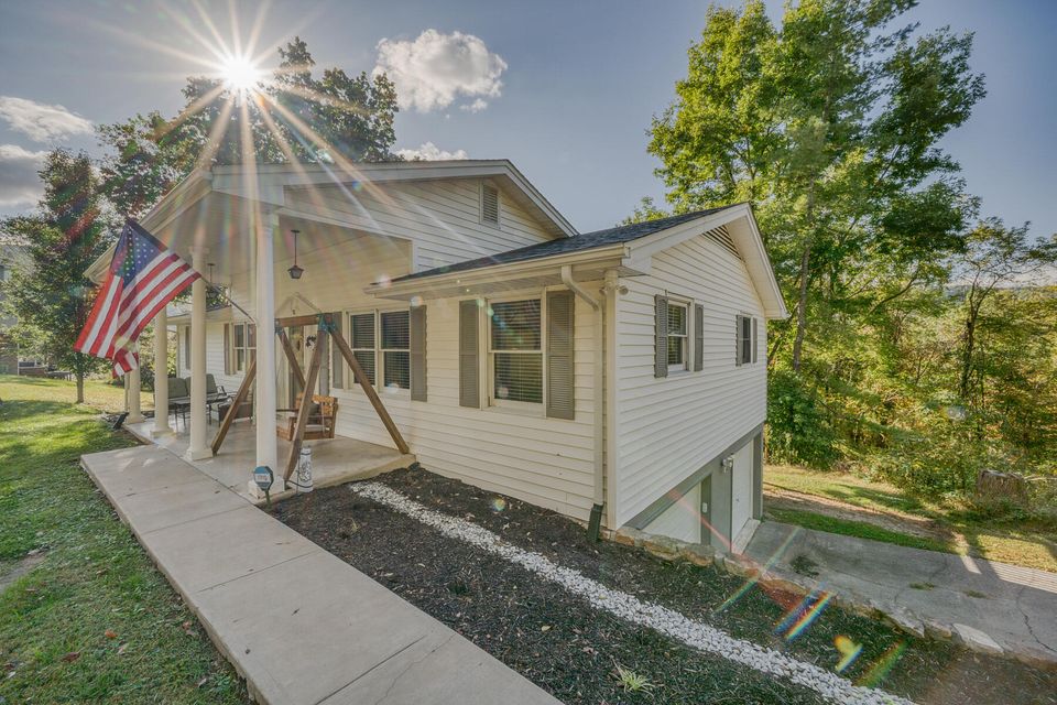 Photo #2: 219 Embar Street