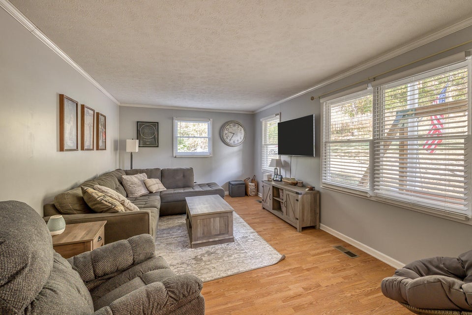 Photo #5: 219 Embar Street