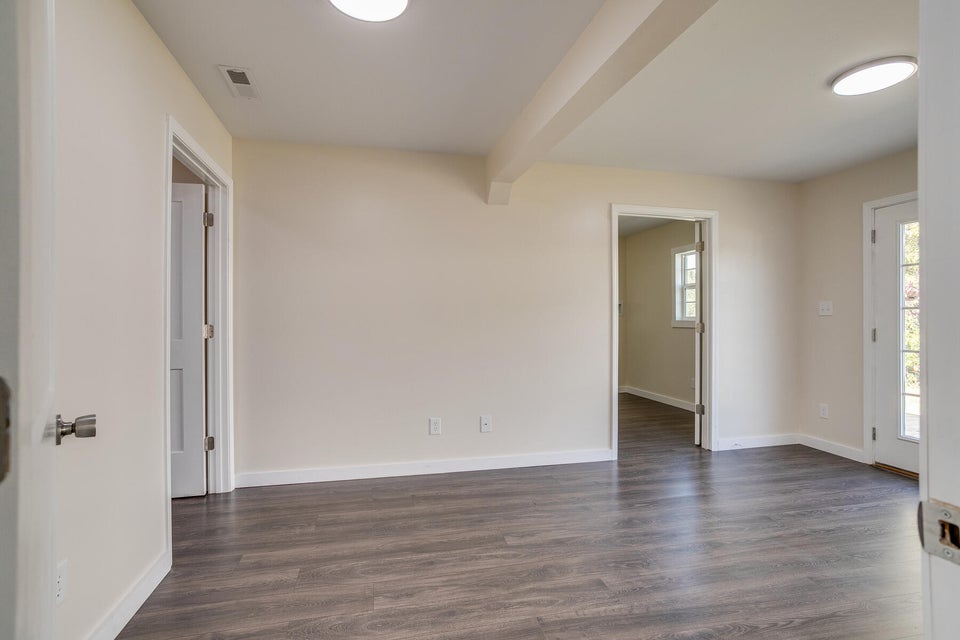 Photo #11: 132 Ruby Avenue