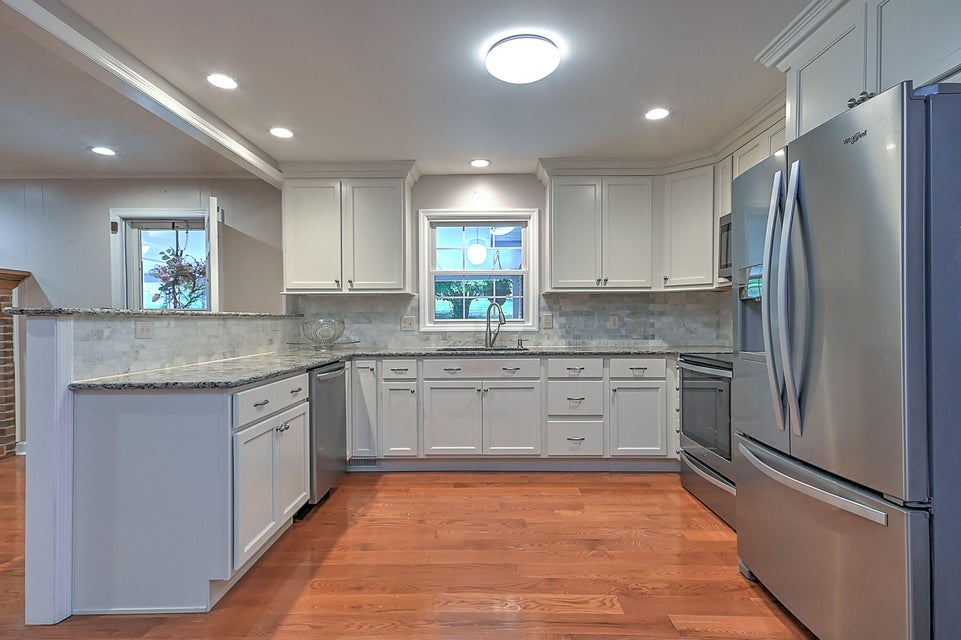 Photo #9: 904 Millercrest Drive