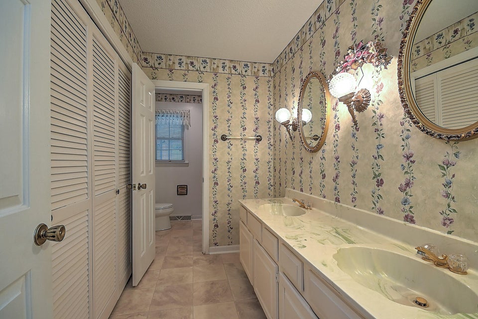 Photo #32: 904 Millercrest Drive