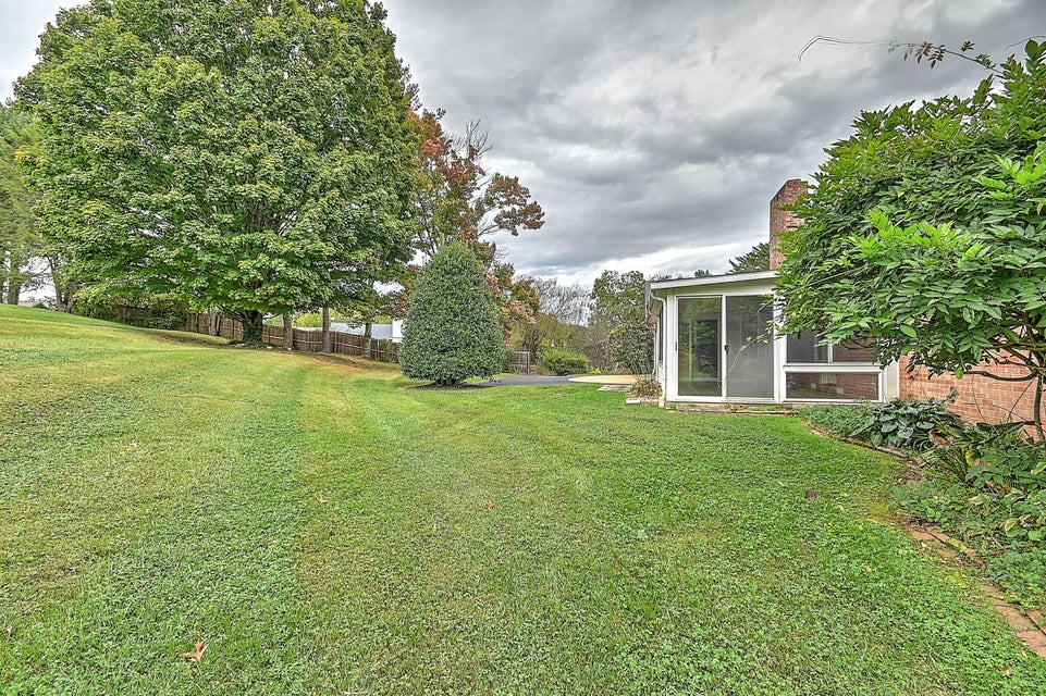 Photo #47: 904 Millercrest Drive