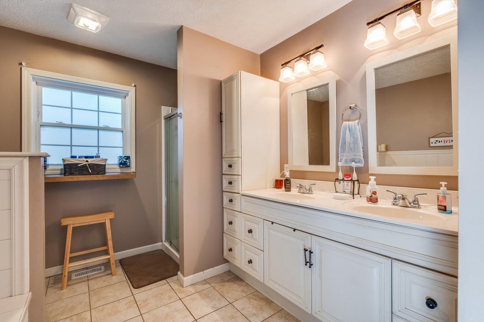 Photo #19: 119 Lynnwood Drive