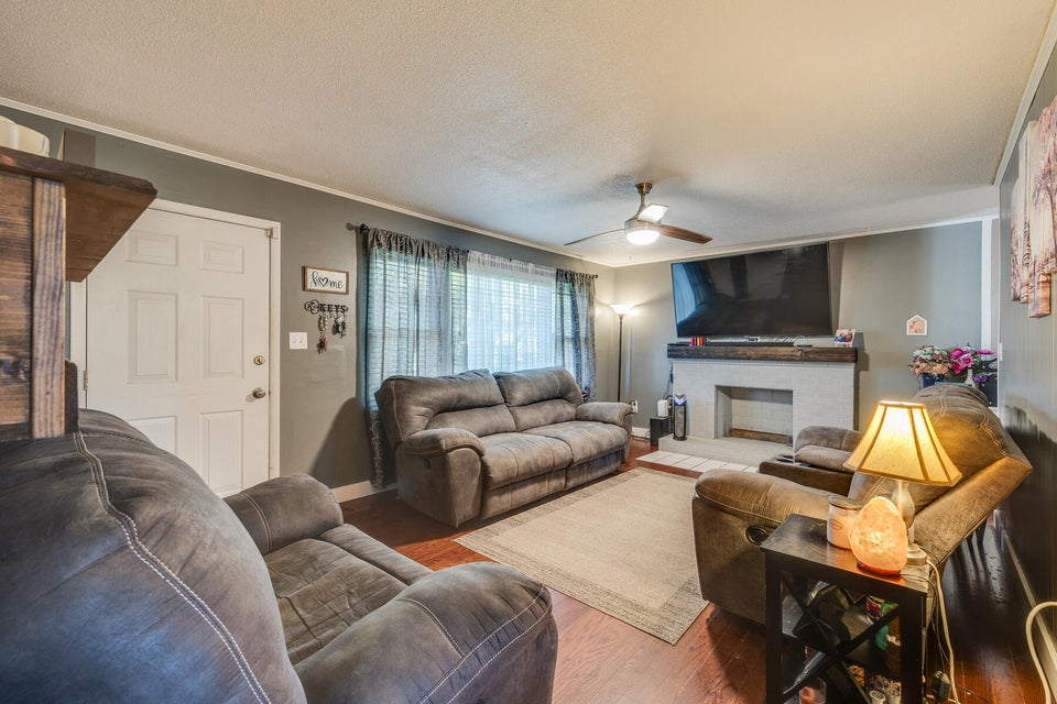 Photo #6: 119 Lynnwood Drive