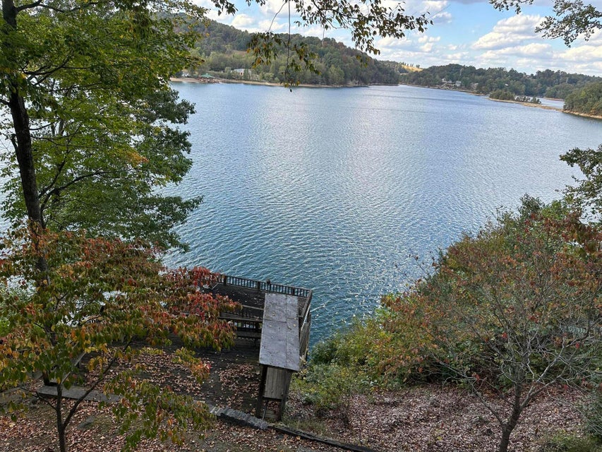 Photo #8: 328 Lakewind Drive