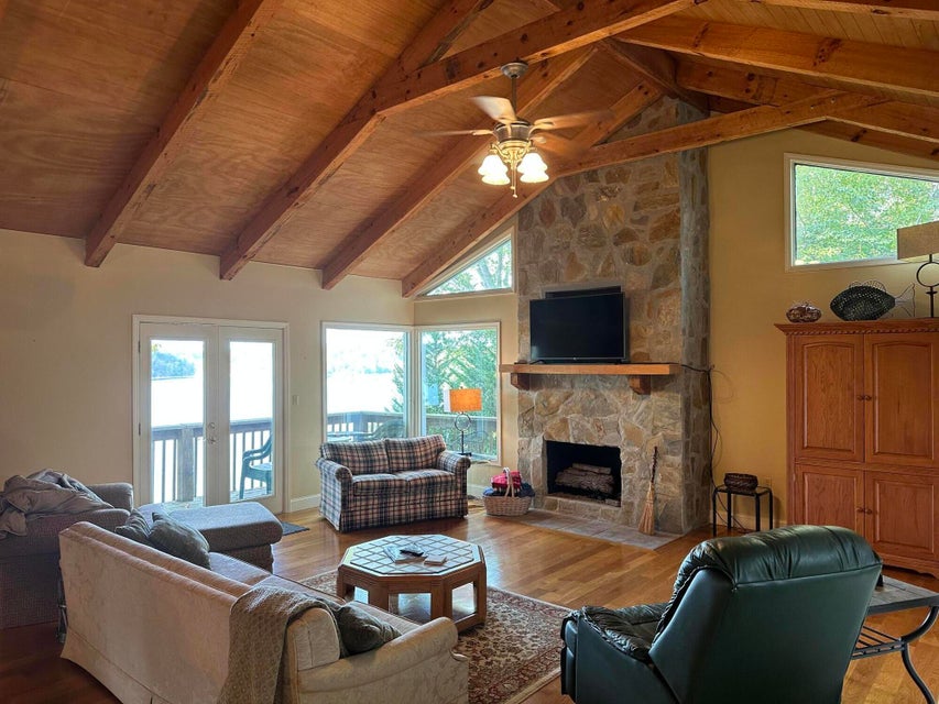 Photo #11: 328 Lakewind Drive