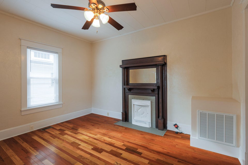Photo #11: 305 Delaware Street