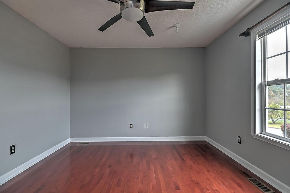 Photo #20: 122 Kanes Court