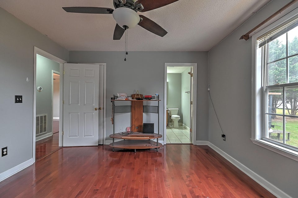Photo #26: 122 Kanes Court