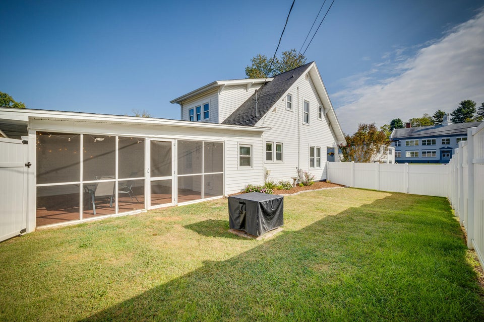 Photo #35: 340 Carter Street