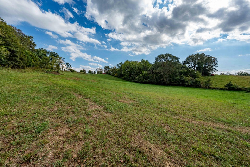 Photo #34: 671 Earnest Road